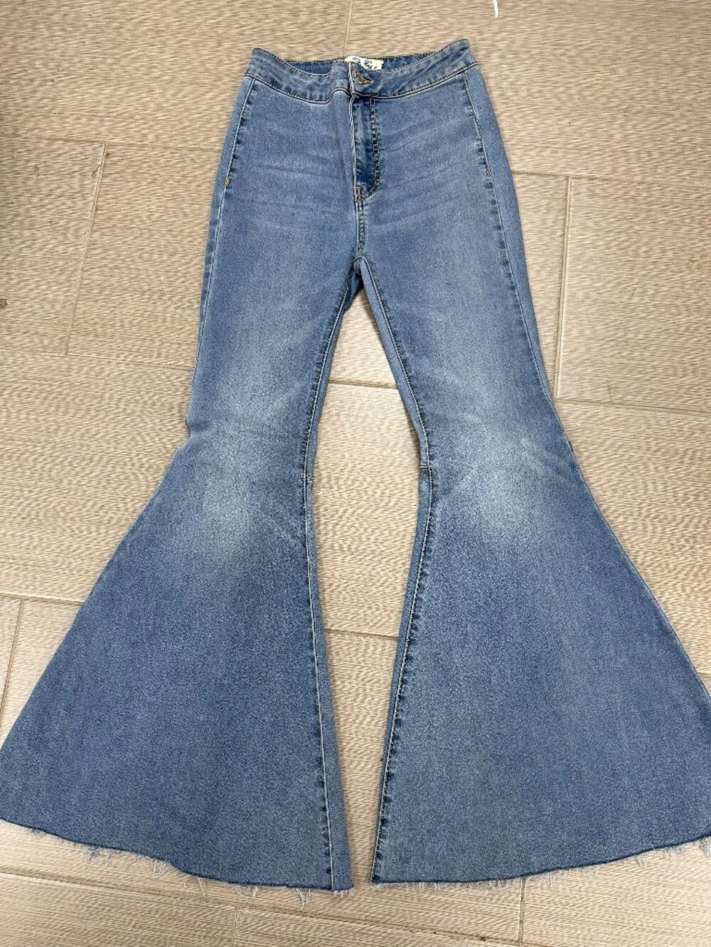 We the Free 25, Free People Bell Bottom Jeans, Size US25